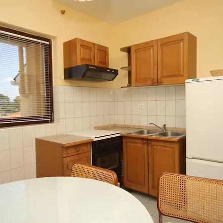 Apartment 872a *